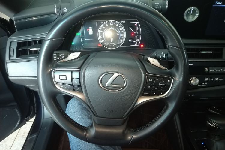 Used Lexus ES 2021 300h Excellence Edition