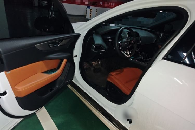 Used Jaguar XEL 2025 2.0T 250 PS R-DYNAMIC 90th Anniversary Edition Driver Seat