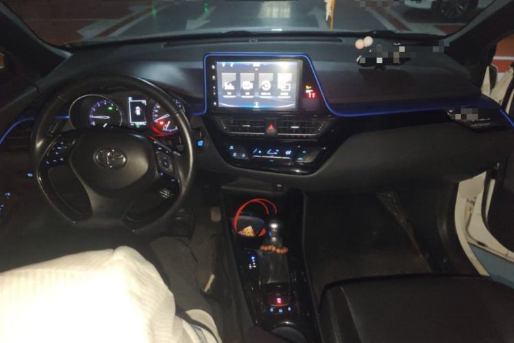 Used Toyota IZOA 2018 2.0L Yichi Version China VI Standard Center Console