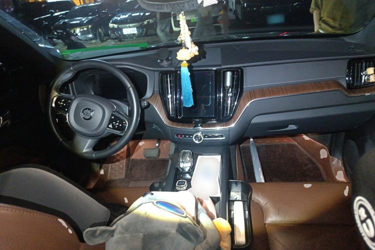 Used Volvo XC60 2022 B5 4x4 Smart Luxury Edition