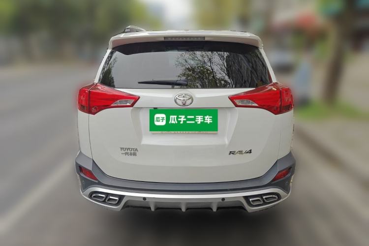 Used Toyota RAV4 2015 2.0L CVT Two-Wheel Drive Fashion Edition Rear