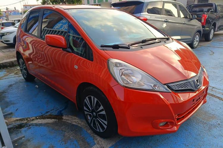 Used Honda Fit 2011 1.3L automatic comfort version
