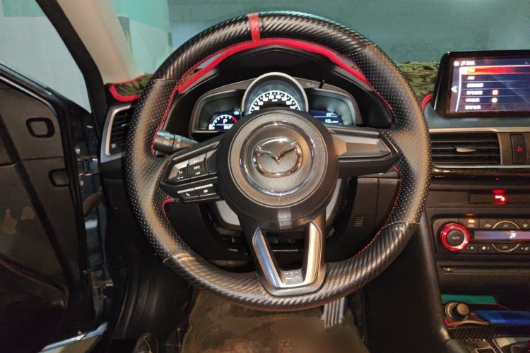Used Mazda 3 Axela 2017 Sedan 1.5L Automatic Luxury Model Emission Standard China V Steering Wheel