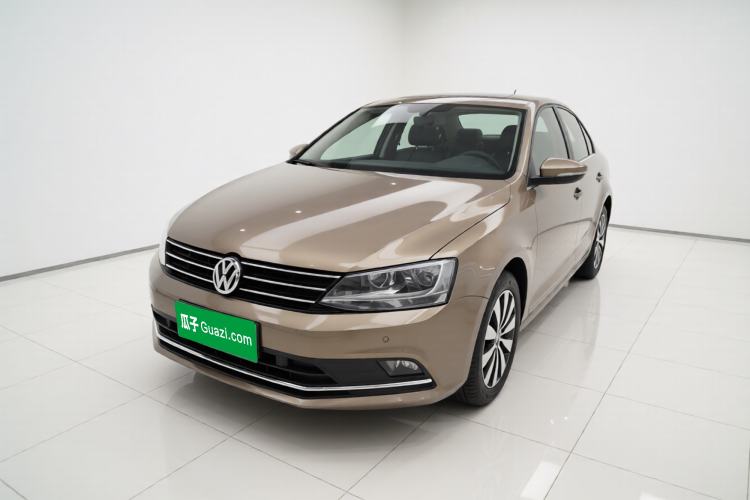 Used Volkswagen Sagitar 2015 230TSI Automatic Luxury Model