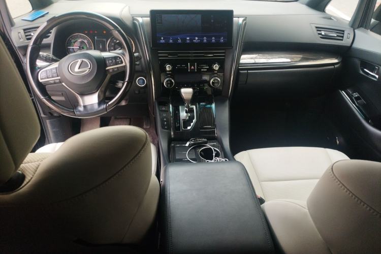 Used Lexus LM 2020 300h Four-Seat Grand Edition Center Console