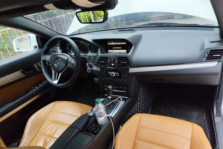 Used Mercedes-Benz E-Class 2012 E 260 CGI Convertible Center Console