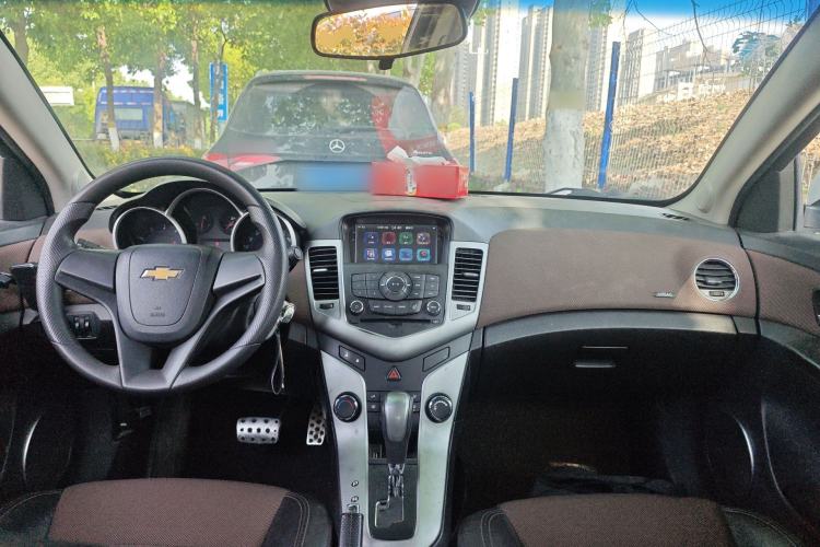 Used Chevrolet Cruze 2015 Hatchback 1.6L Automatic Comfort Edition