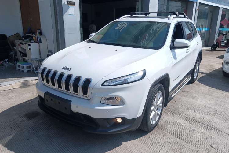 Used Jeep Cherokee 2016 2.0L Superior Edition