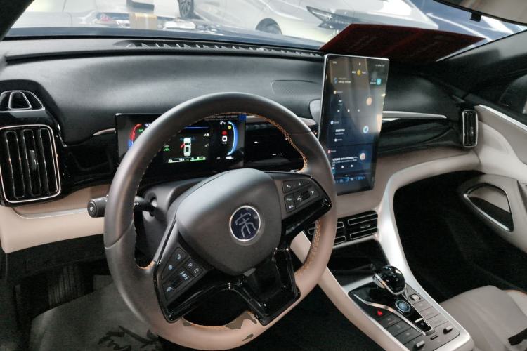 Used BYD Song Pro New Energy 2023 Champion Edition DM-i 71KM Beyond Model Center Console