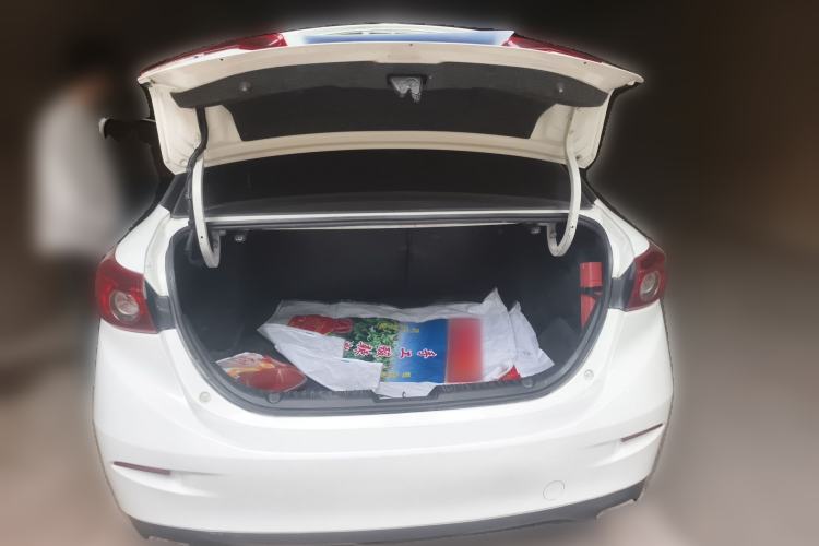 Used Mazda 3 Axela 2016 Sedan 1.5L Automatic Comfort Model
