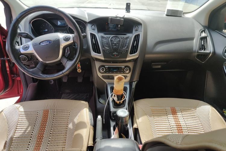 Used Ford Focus 2012 Hatchback 1.6L Manual Fashion Edition
