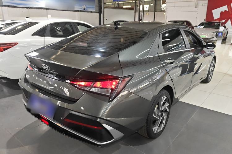 Used Hyundai Elantra 2023 1.5L CVT GLX Elite Edition Rear Right 45 Deg