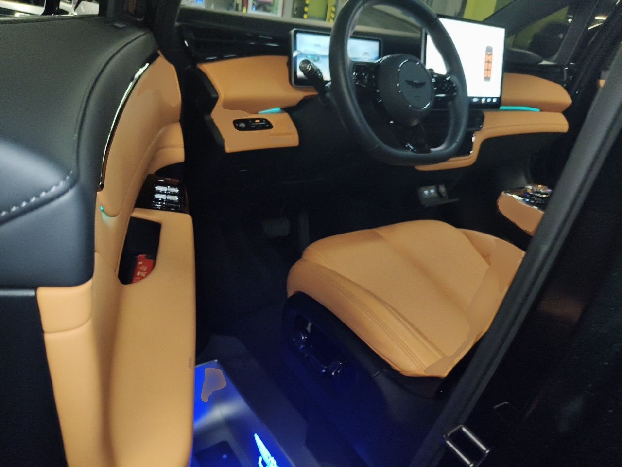 Geely Galaxy LEVC L380 2025 825 km Extraordinary Edition — снимка 16