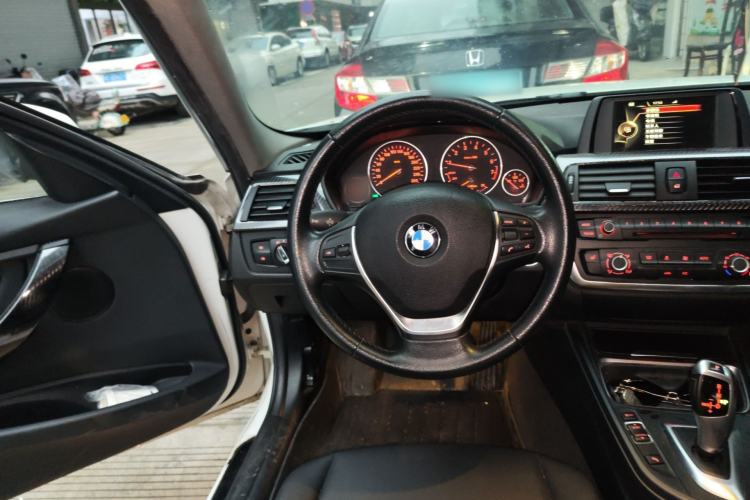 Used BMW 3 Series 2015 316Li Fashion Model Steering Wheel
