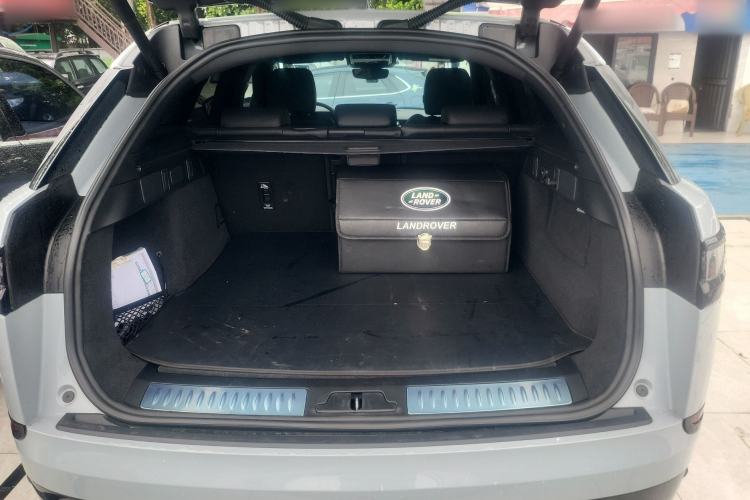 Used Land Rover Range Velar 2024 Dynamic SE Trunk