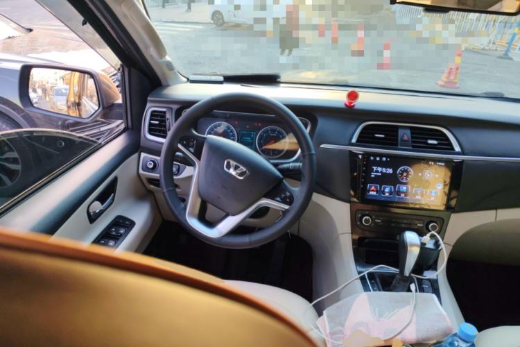 Used Huasong 7 2015 2.0T Automatic Comfort Model Steering Wheel