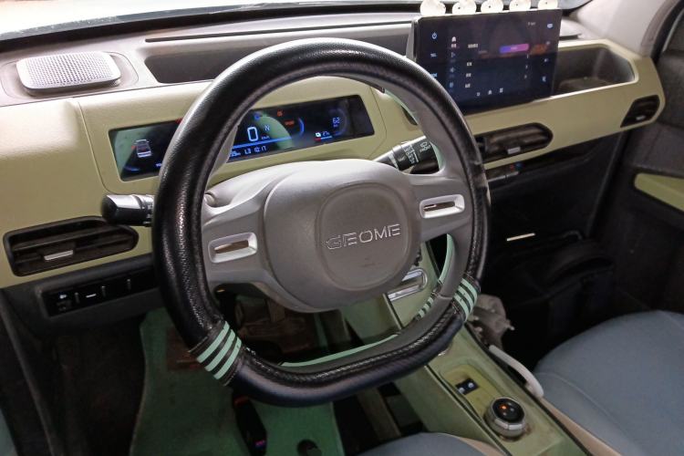 Used Geely Galaxy Panda 2023 Panda Mini 200km Endurance Bear Steering Wheel