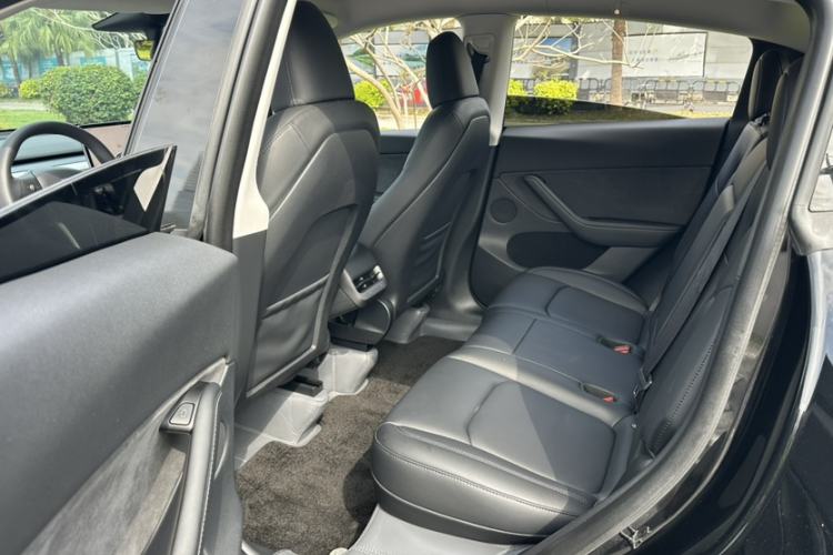 Used Tesla Model Y 2023 Rear-Wheel-Drive Version