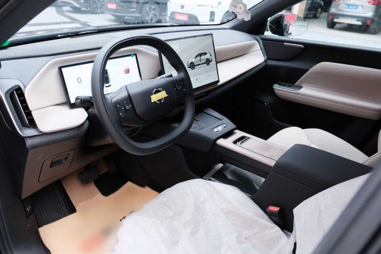 Used Volvo XC70 Plug-in Hybrid 2026 Model Two-Wheel Drive Long-Range Core Interior 1