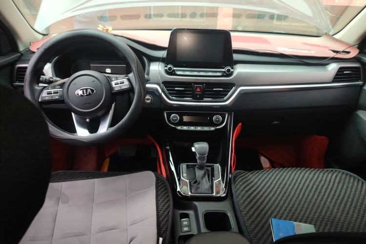 Used Kia Sportage R 2019 2.0L Automatic Smart Luxury Edition Center Console