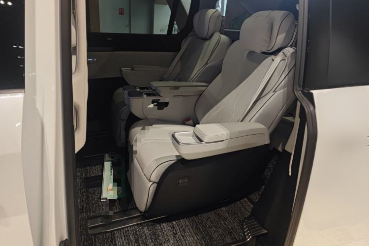 Used XPeng X9 2024 640 All-Wheel Drive High-Performance Max
