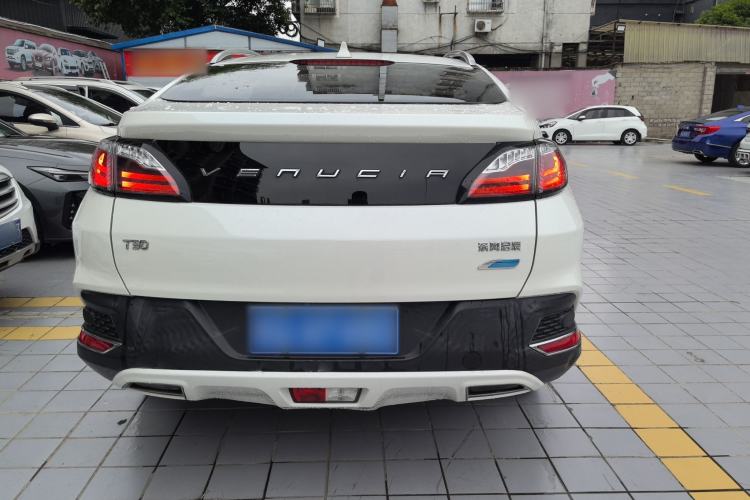 Used Venucia T90 2018 2.0L CVT Smart Connect Luxury Edition China V Standard
