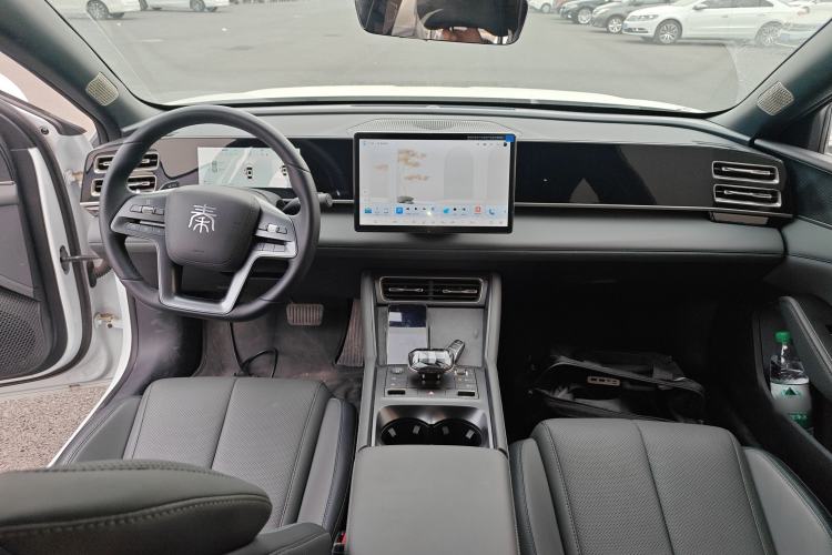 Used BYD Qin L 2025 DM-i Smart Drive 120KM Superior Model
