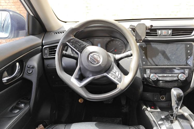 Used Nissan X-Trail 2020 2.5L XL CVT 4WD SmartConnect Advanced Edition Steering Wheel