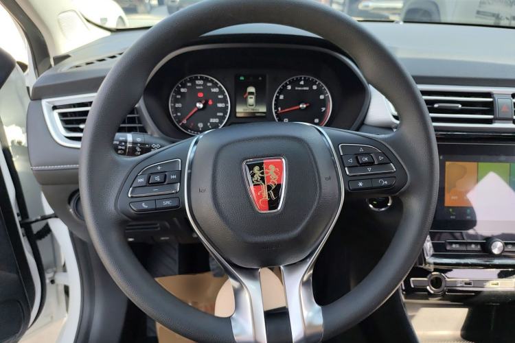 Used Roewe i5 2020 1.5L Manual 4G Connect Luxury Edition
