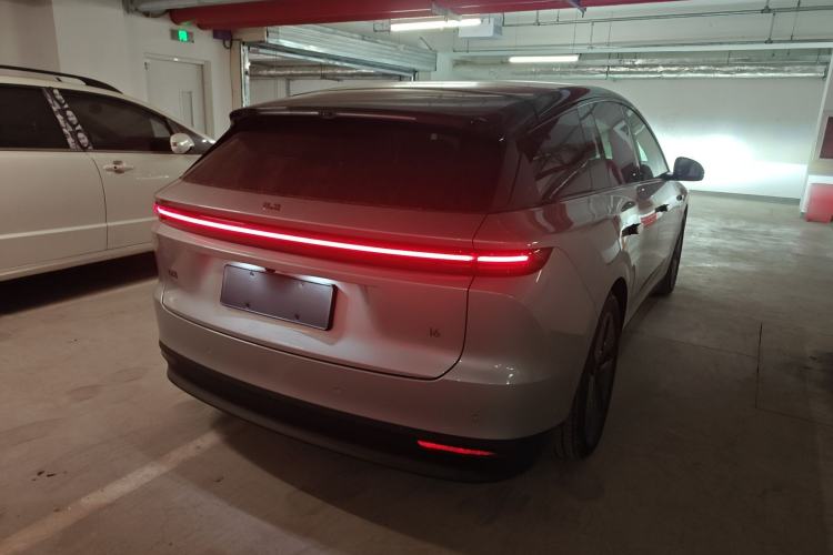 Used Li Auto i6 2025 Model Two-Wheel-Drive Standard Type Rear Right 45 Deg