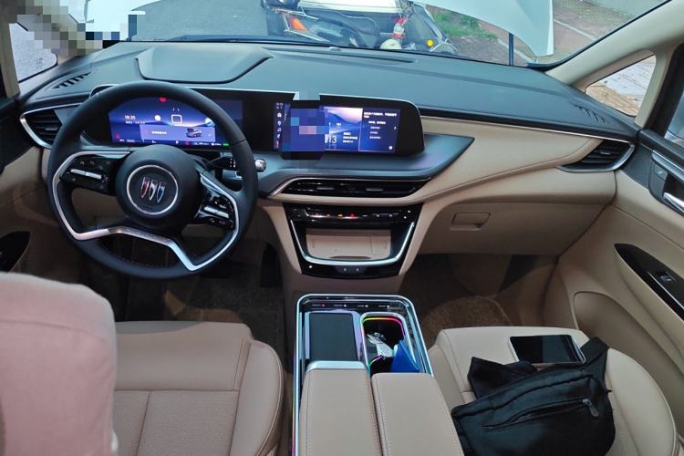 Used Buick GL8 New Energy 2025 Lu Shang Luxury Edition 7-Seater
