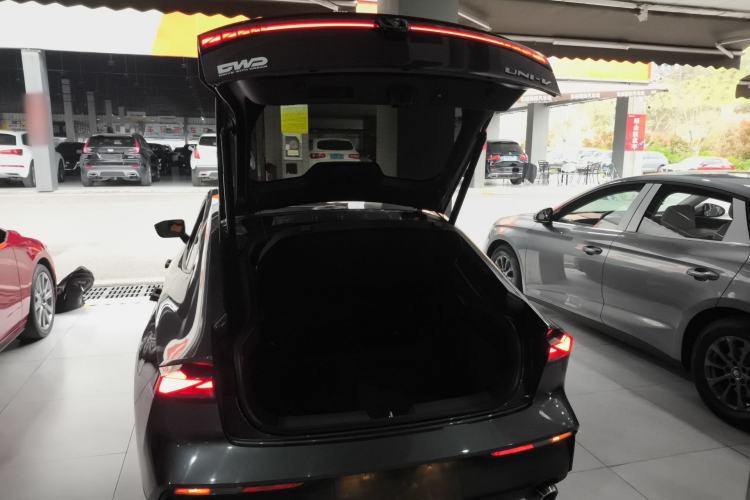 Used CHANGAN UNI-V 2022 1.5T Prestige Version