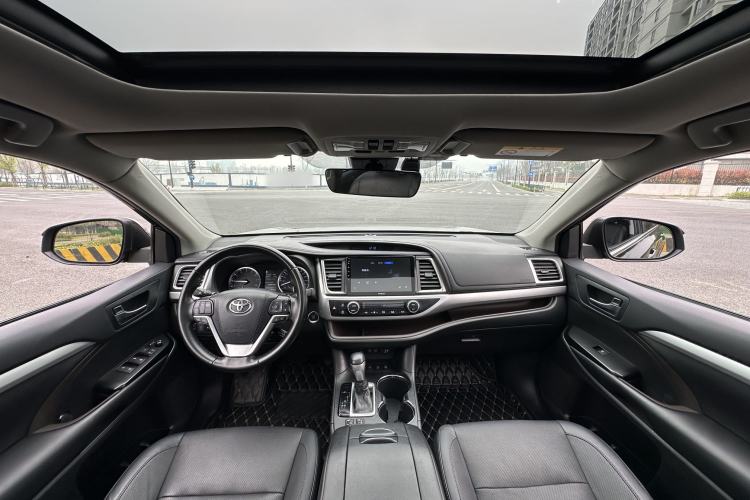 Used Toyota Highlander 2018 2.0T Four-Wheel Drive Luxury Version 7 Seats China VI Standard
