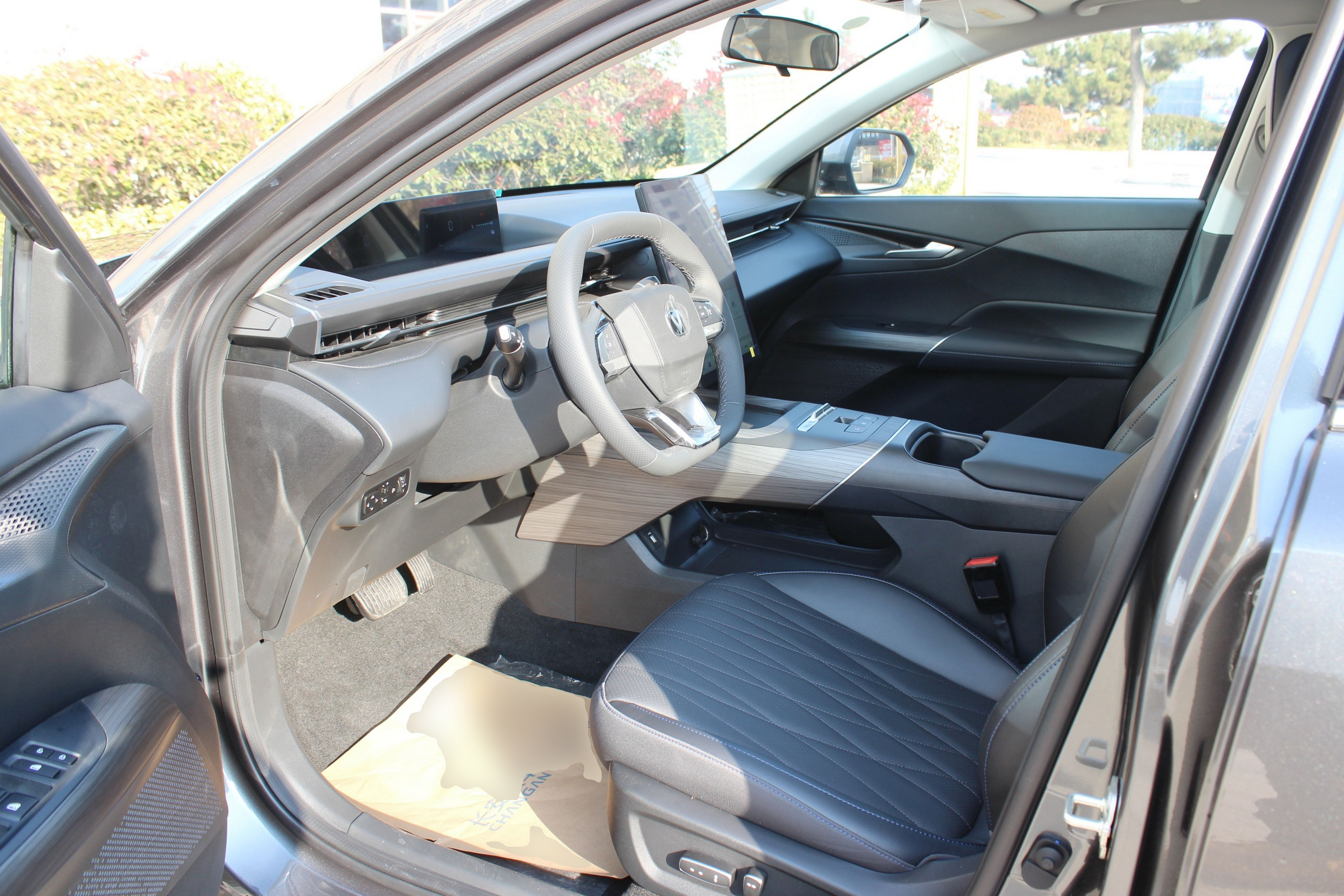 Переднее сиденье в автомобиле