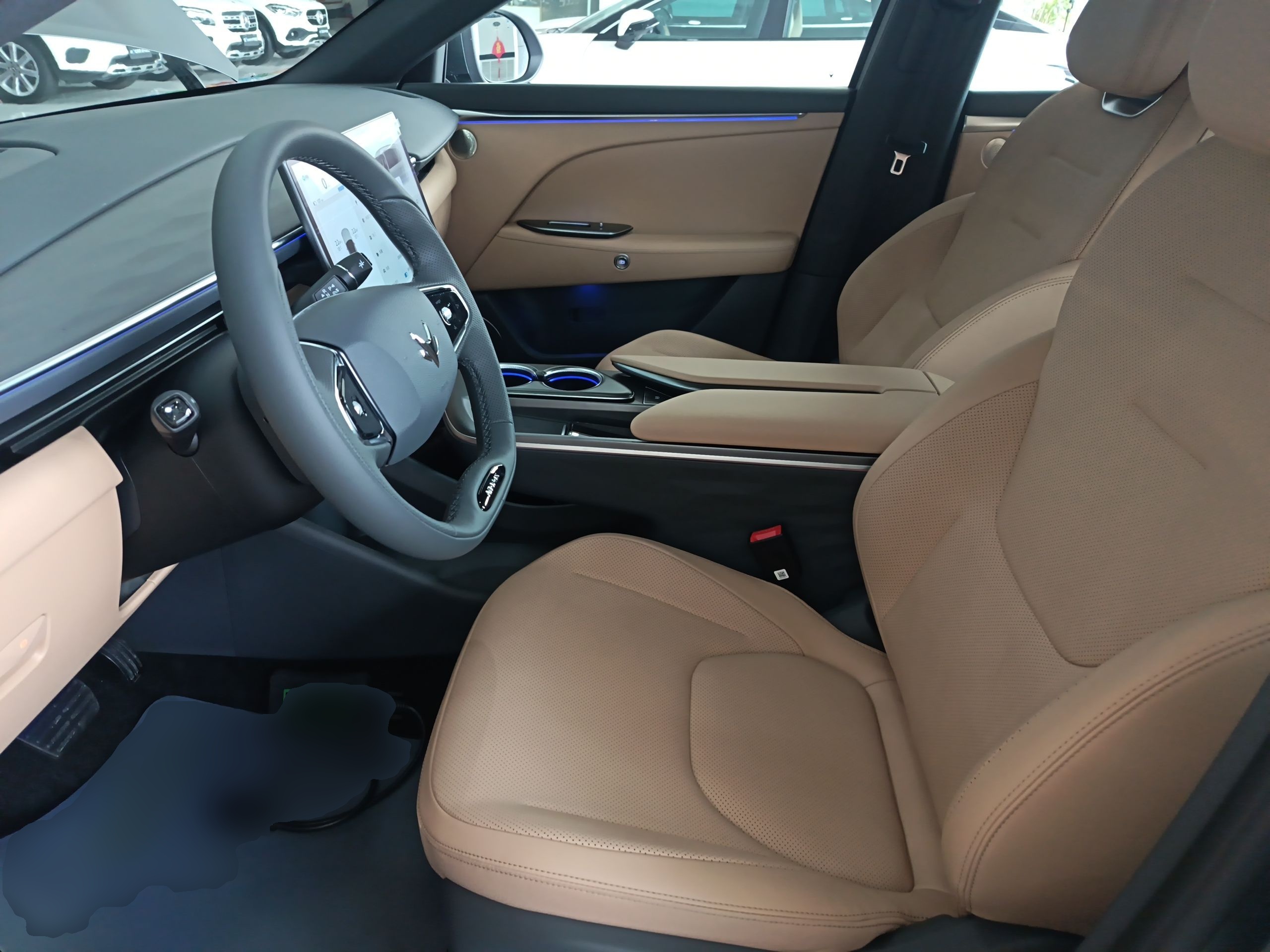 Переднее сиденье в автомобиле