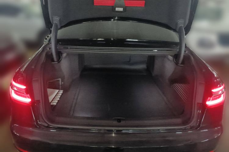 Used Audi A8 New Energy 2022 A8L 60 TFSIe quattro Collection Edition
