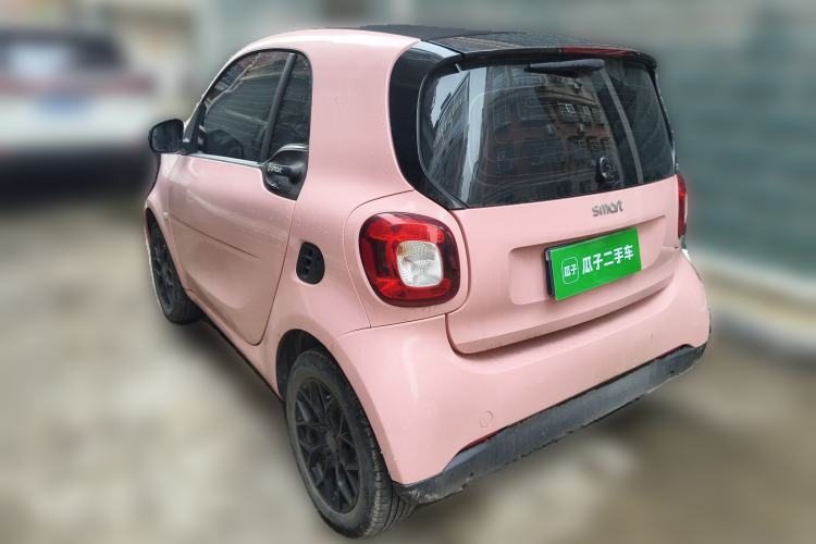 Used smart fortwo 2015 1.0L 52 kW hardtop Dynamic version