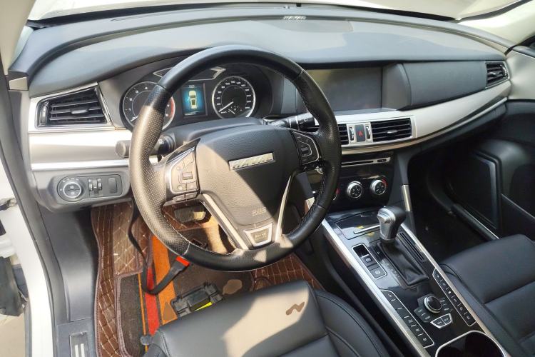 Used Haval H7 2016 Blue-Label H7 2.0T Automatic Luxury Model Center Console