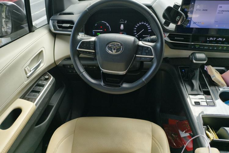 Used Toyota SIENNA 2021 2.5L Hybrid Premium Edition