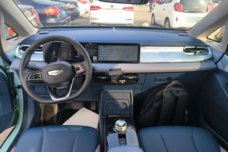 Used Geometry E Firefly 2022 401 km Linglong Tiger 4 Seats Center Console