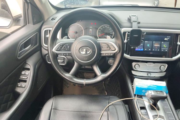 Used Great Wall Poer 2021 2.0T Global Version Automatic Gasoline 4x4 Comfort Trim Standard Box with Trailer Capability GW4C20B Steering Wheel