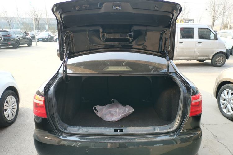 Used Volkswagen Lavida 2015 1.6L Automatic Comfort Edition
