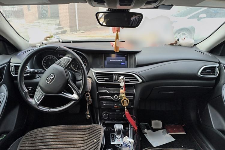 Used Infiniti QX30 2017 1.6T Two-Wheel Drive Fashion Edition Center Console