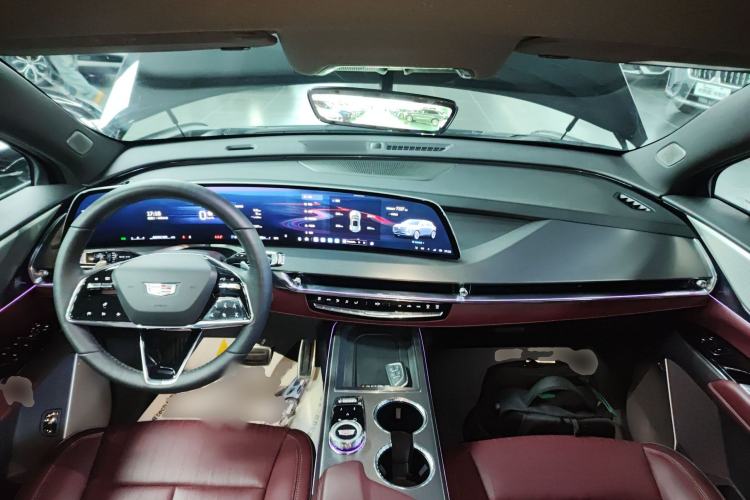 Used Cadillac XT5 2025 2.0T Platinum Edition
