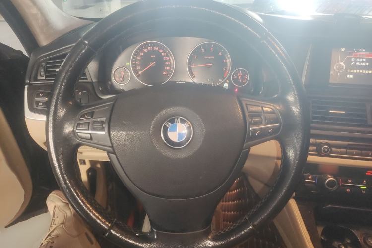 Used BMW 5 Series 2014 525Li Leading Model
