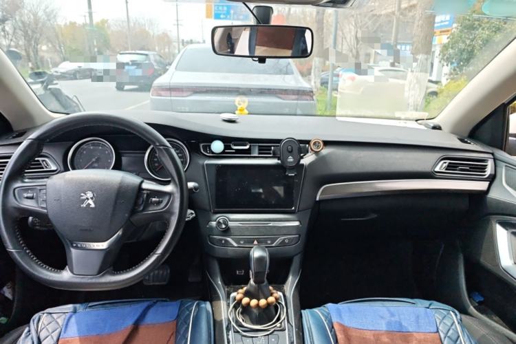 Used Peugeot 408 2015 1.2T Automatic Luxury Edition Center Console