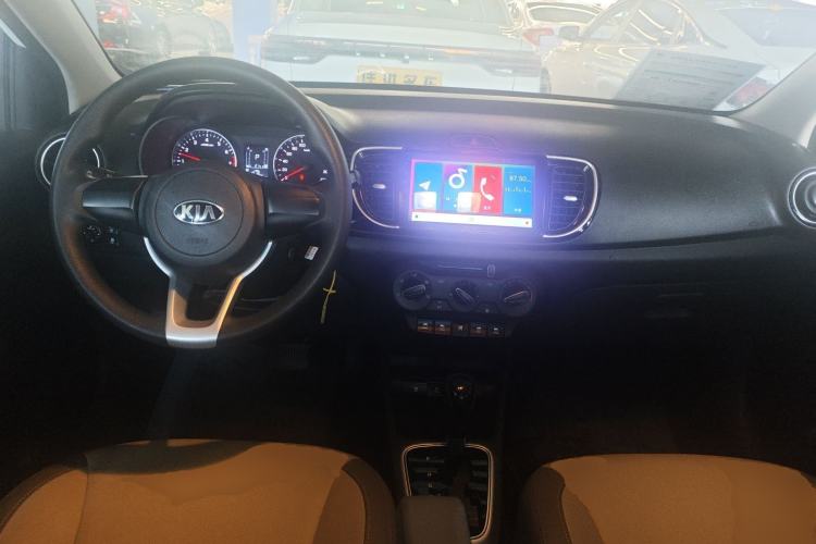 Used Kia Pegas 2019 1.4L Automatic Value Edition National VI Standard Center Console