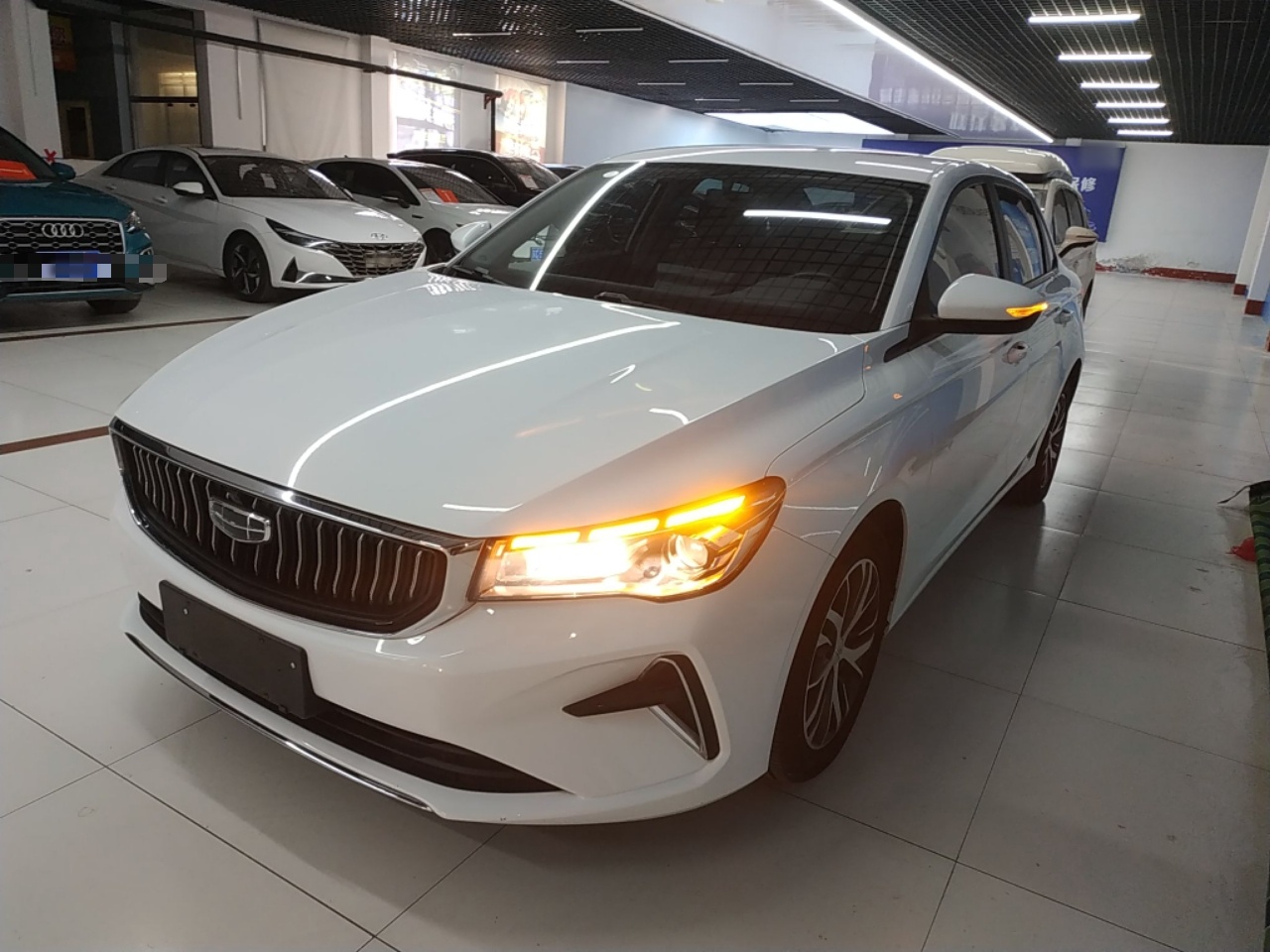 Под передней частью автомобиля