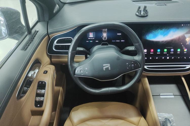 Used Rising R7 2023 Rear-Drive Screen King Pro Edition
