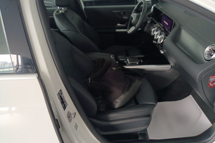 Used Mercedes-Benz GLA 2024 GLA 220 Right Front Seat
